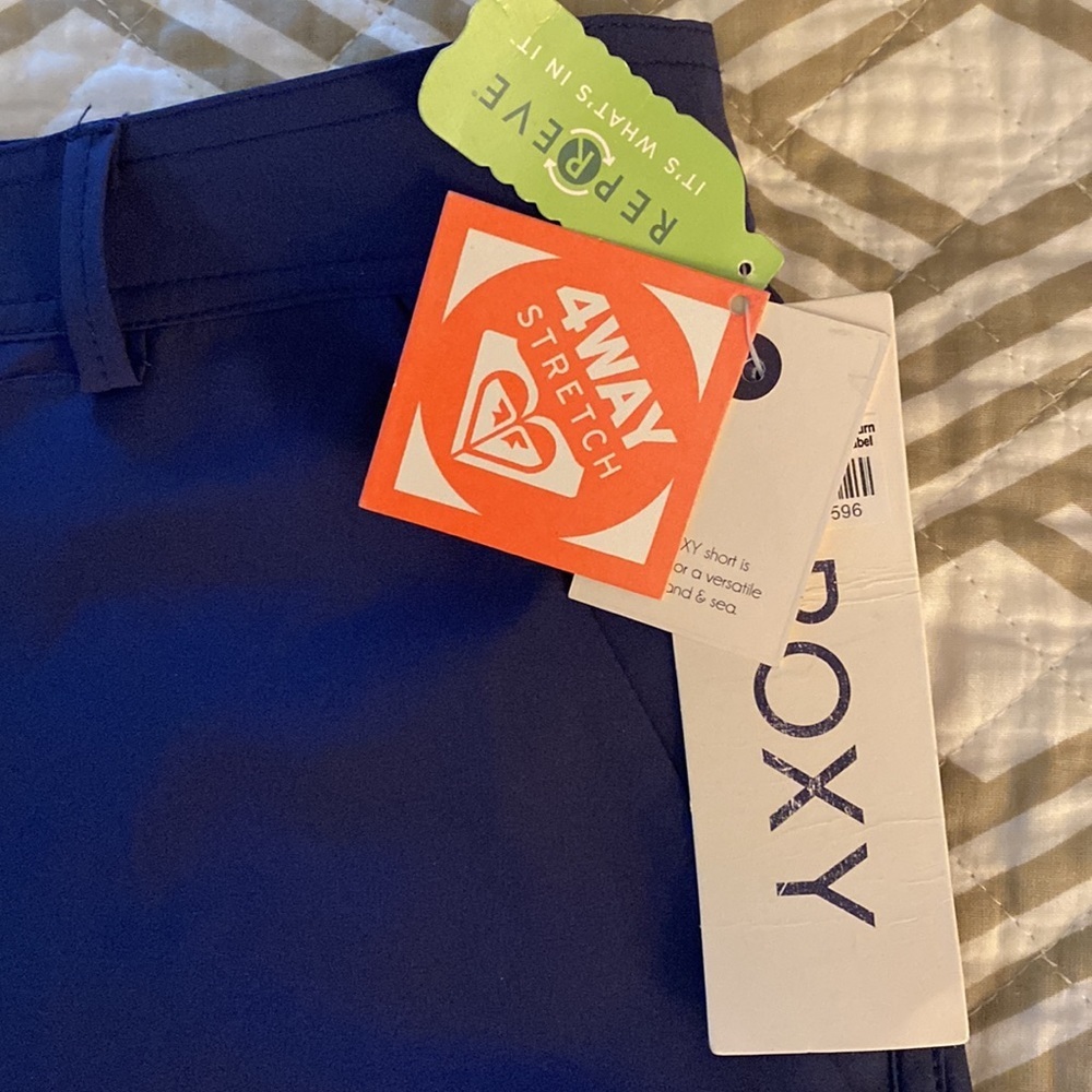 Roxy Shorts Size XL - Picture 6 of 11